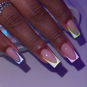 Meet your Posher, Courtney